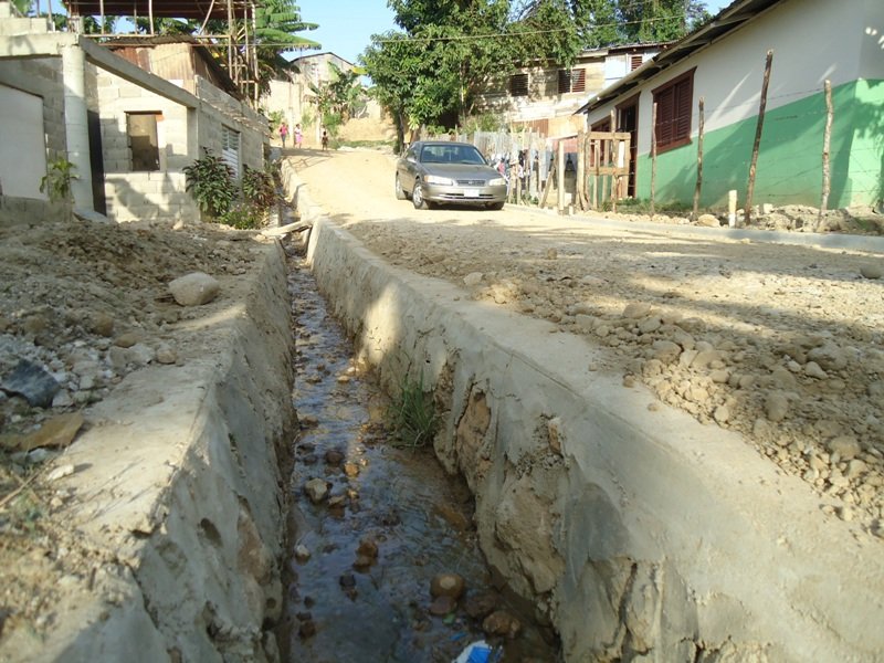 Alcaldía entrega primera etapa obras en Los López III (Imagenes)